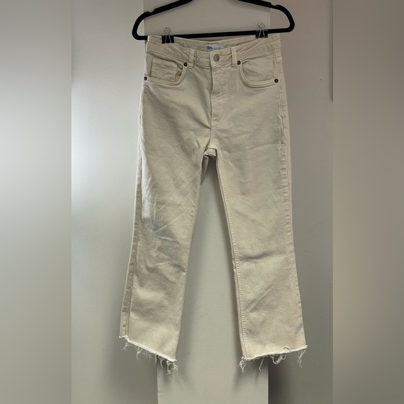 Zara - Cream Straight Leg Ankle Jeans with Frayed Hem Size 8 - Picture 5 of 7